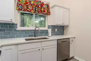 1213 Llewellyn Rd, Mount Pleasant, SC 29464 - Photo 17