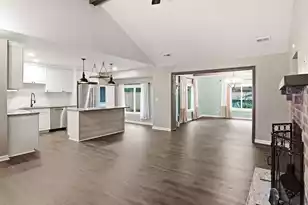 203 Violet Dr, Summerville, SC 29483 - Photo 9