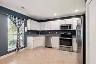 113 Mapperton Ct, Summerville, SC 29485 - Photo 7