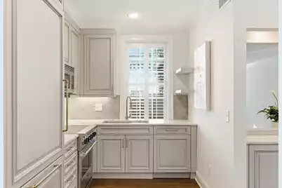 38 Elliott Street, Charleston, SC 29401 - Photo 15