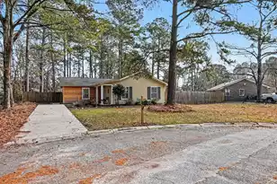 451 Longleaf Dr, Summerville, SC 29483 - Photo 1