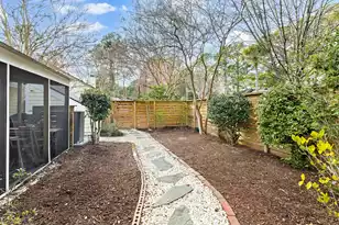 1115 Honeysuckle Ct, Mount Pleasant, SC 29464 - Photo 17