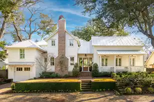 105 Friend St, Mount Pleasant, SC 29464 - Photo 1