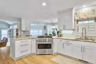 102 Castle Harbor Dr, Summerville, SC 29483 - Photo 9