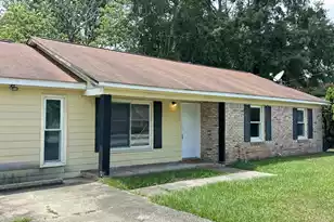 7601 Ireland Dr, North Charleston, SC 29420 - Photo 1