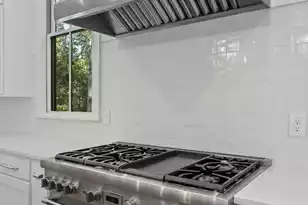 680 Atlantic St, Mount Pleasant, SC 29464 - Photo 13