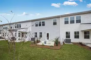 131 Blowing Leaf Ln, Summerville, SC 29483 - Photo 5