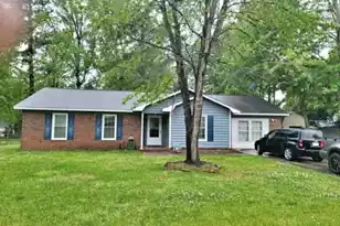 308 Cherokee Dr, Summerville, SC 29486 - Photo 1