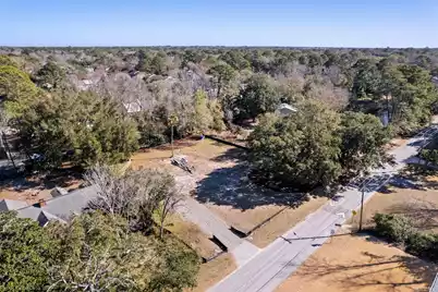 927 Lakeview Drive, Mount Pleasant, SC 29464 - Photo 3