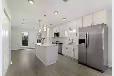 1536 Vantage Point, Mount Pleasant, SC 29464 - Photo 3