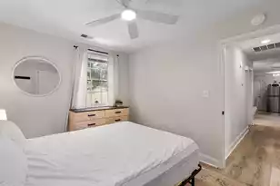 22 Bee St, Charleston, SC 29403 - Photo 9
