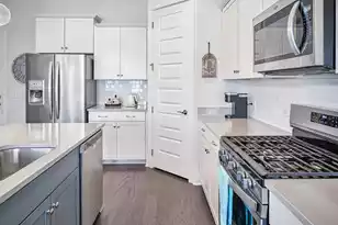 2202 Brockton Ln, Mount Pleasant, SC 29466 - Photo 11