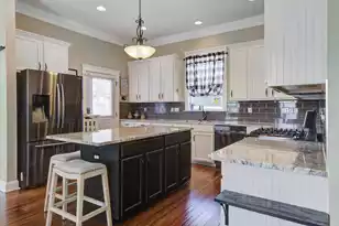 136 Heart Pine Cir, Summerville, SC 29485 - Photo 13