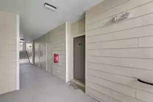 1300 Park W Blvd, Mount Pleasant, SC 29466 - Photo 3