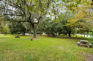 1031 Lakeview Dr, Mount Pleasant, SC 29464 - Photo 35