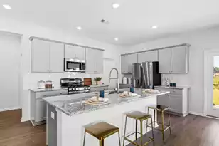 1015 Patagonia St, Summerville, SC 29485 - Photo 7