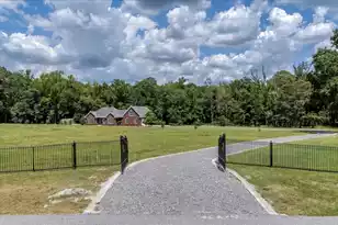 637 Cummings Chapel Rd, Ridgeville, SC 29472 - Photo 3