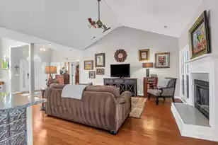 2044 Hallahan Ct, Mount Pleasant, SC 29464 - Photo 7