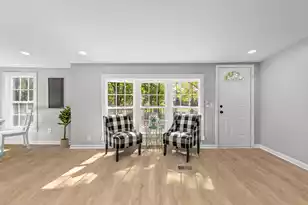 334 Glen St, Summerville, SC 29483 - Photo 5