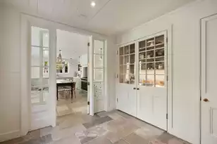 32 Society St, Charleston, SC 29401 - Photo 21