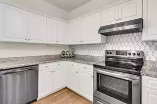 1861 Great Hope Dr, Mount Pleasant, SC 29466 - Photo 9