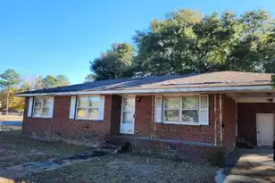 696 Eastland Ave, Kingstree, SC 29556 - Photo 1