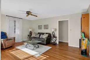 822 Rogers Ln, Mount Pleasant, SC 29464 - Photo 5