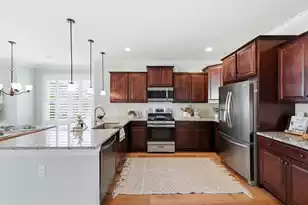 1621 Prince Edward St, Mount Pleasant, SC 29466 - Photo 15