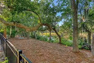 1636 Oak Leaf St, Charleston, SC 29492 - Photo 31