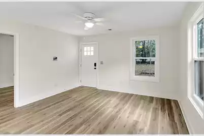 6961 Raymond Avenue, North Charleston, SC 29406 - Photo 5
