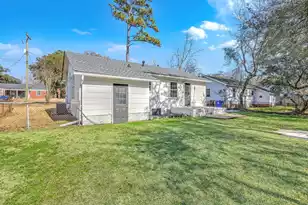 1089 Buist Ave, North Charleston, SC 29405 - Photo 17