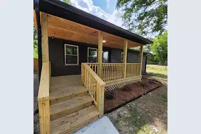 202 Huggins Street E, Manning, SC 29102 - Photo 3