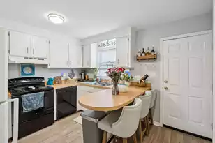 24 Bee Street #J & K, Charleston, SC 29403 - Photo 5