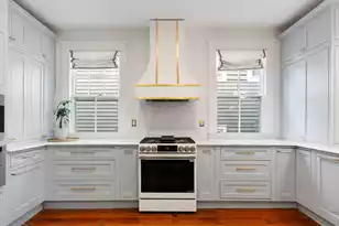 78 Vanderhorst St, Charleston, SC 29403 - Photo 15