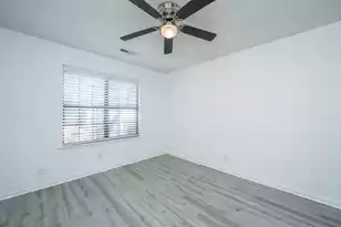 1009 Douglas Wayne Rd, Summerville, SC 29486 - Photo 9