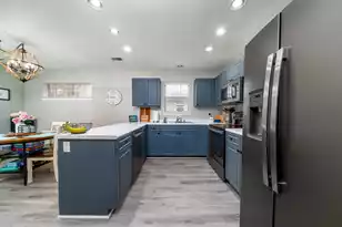 2204 Kings Gate Ln, Mount Pleasant, SC 29466 - Photo 9