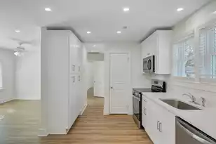 2006 Alton St, North Charleston, SC 29406 - Photo 9