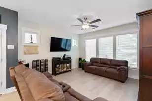 555 Blueway Ave, Summerville, SC 29486 - Photo 9