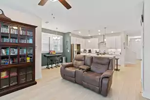 555 Blueway Ave, Summerville, SC 29486 - Photo 11