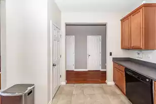 905 Hemingway Cir, Summerville, SC 29483 - Photo 11