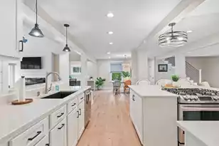 978 Law Ln, Mount Pleasant, SC 29464 - Photo 19