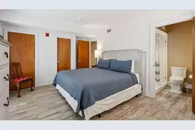 241 Bay Street E, Charleston, SC 29401 - Photo 21