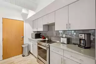 241 Bay Street E, Charleston, SC 29401 - Photo 9