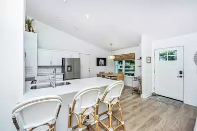 1382 Point Drive W, Mount Pleasant, SC 29466 - Photo 15