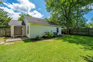 1382 Point Dr W, Mount Pleasant, SC 29466 - Photo 33