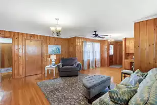 319 Hampton Street E, Elloree, SC 29047 - Photo 9