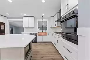 1431 Heather Dr, Mount Pleasant, SC 29464 - Photo 9