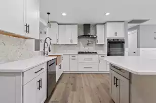 1431 Heather Dr, Mount Pleasant, SC 29464 - Photo 13