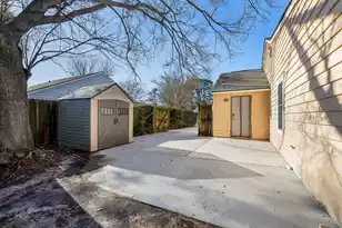 1133 Oakcrest Dr, Charleston, SC 29412 - Photo 17