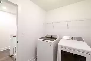 976 Mcelveen St, Charleston, SC 29412 - Photo 25